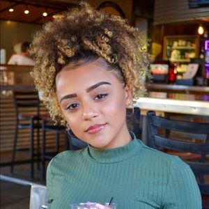 Meet your Posher, Ariana